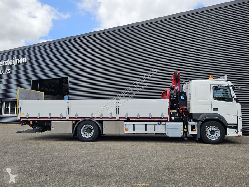 Camião Volvo FM 330 4x2 / EFFER 12.5 t/m CRANE...