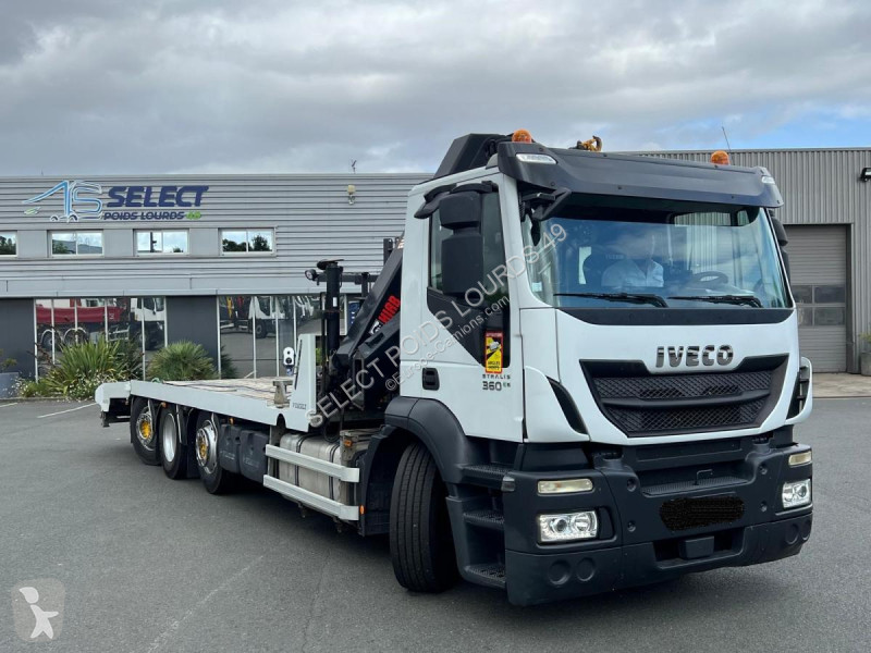 Camion Iveco 8X2 GRUE