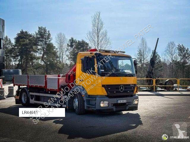 Camión Mercedes AXOR 4x2 HMF 975 HDS Crane...