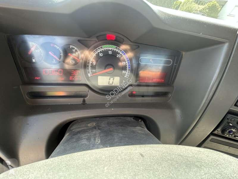Kamion Renault  Grue HMF