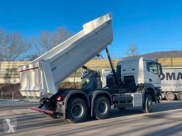 Kamion MAN TGS 33.440 6x6 /Euro6e Mulden-Kipper...