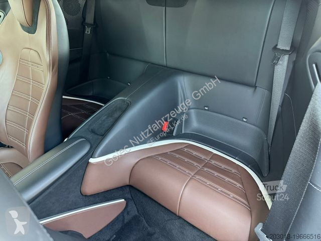 Véhicule utilitaire Ferrari Roma Coupe Schwarz