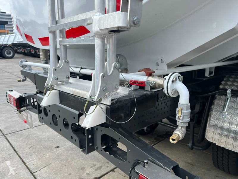 Lastbil Mercedes 3340 6x6 Water Tank Truck