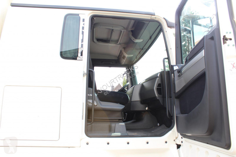 Camion MAN TGX Plane Stapleraufnahme Lenkachse AHK