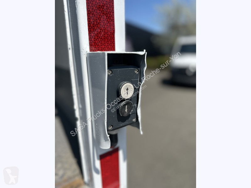 Kamion Mercedes 1218 Fourgon