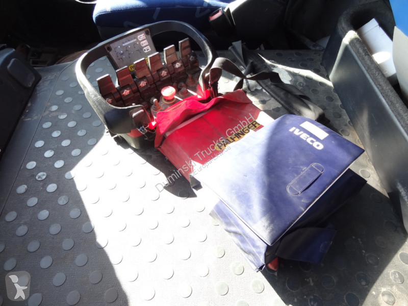 Kamion Iveco AD340T41 8X4 Kipper Kran Palfinger...