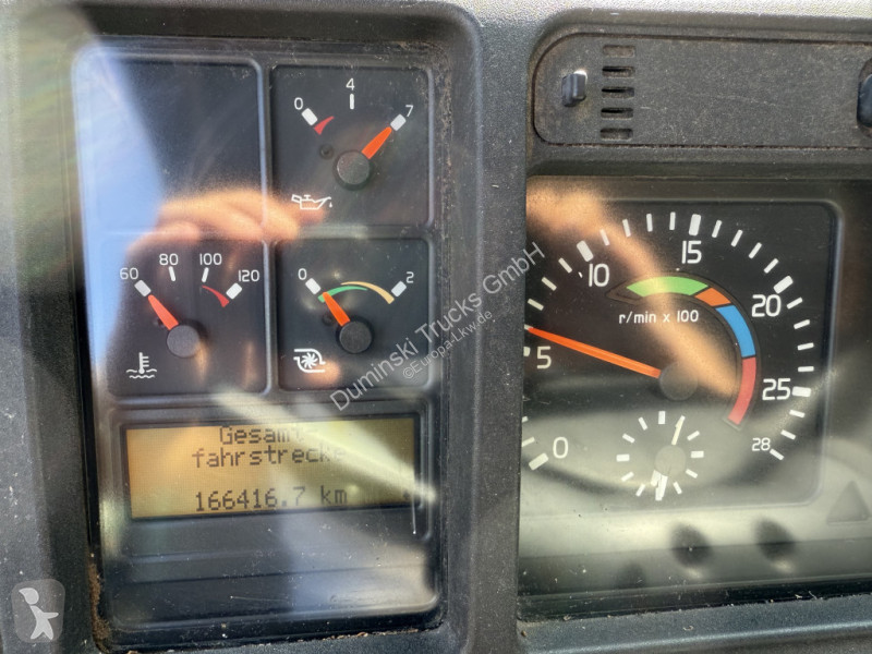 Camión Volvo 420 4X4 Kran MKG 300 bis 24 Meter