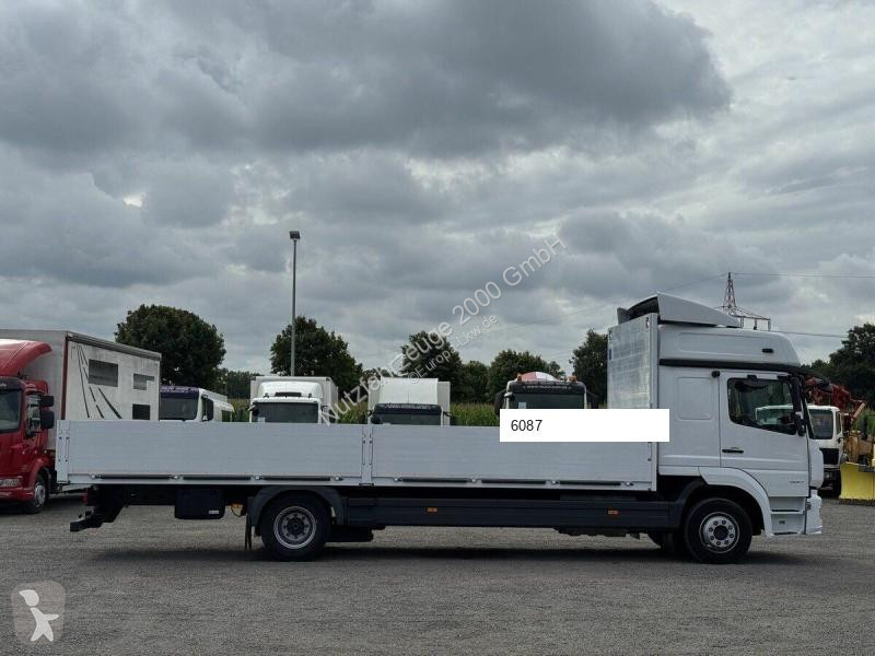 Kamion Mercedes 1227