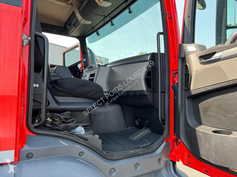 Camion MAN 35.360 8x2 porte engins