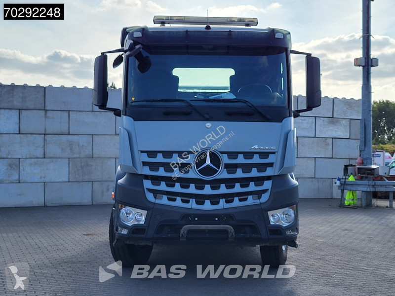 Kamion Mercedes 1948 4X2 14tons skiploader...