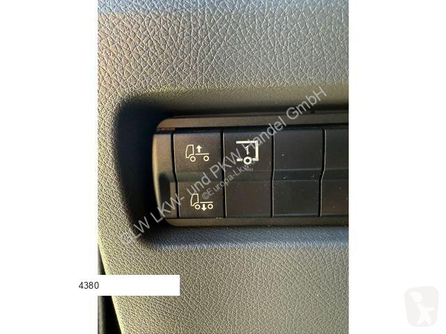 Kamion Mercedes ATEGO 1530 L Getränkekoffer...
