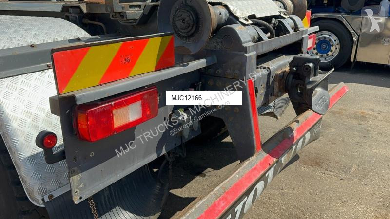 Vrachtwagen Volvo 420 6x4 AJK HOOKLIFT / HAAK...