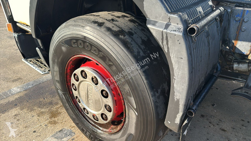 Camion Volvo - 320 (POMPE MANUELLE / BIG HUB /...