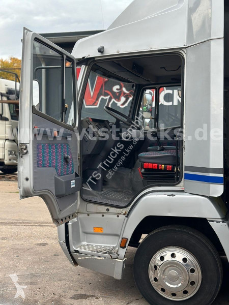 شاحنة Mercedes 4x2 4Pferdetransporter