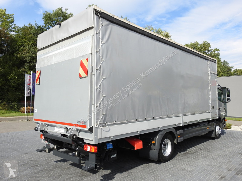 شاحنة Mercedes 1221 ATEGO