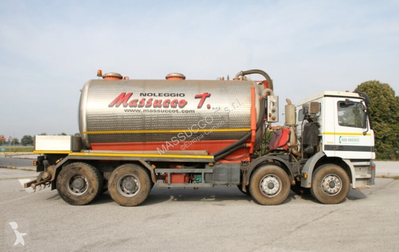 شاحنة Mercedes 3243