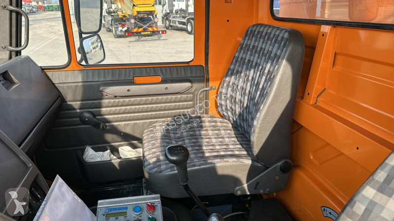 شاحنة Mercedes UNIMOG U90 4X4