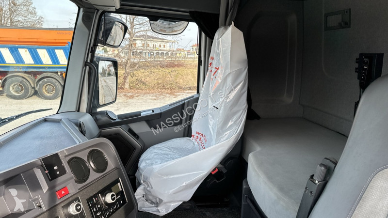 شاحنة Renault T460 4x2