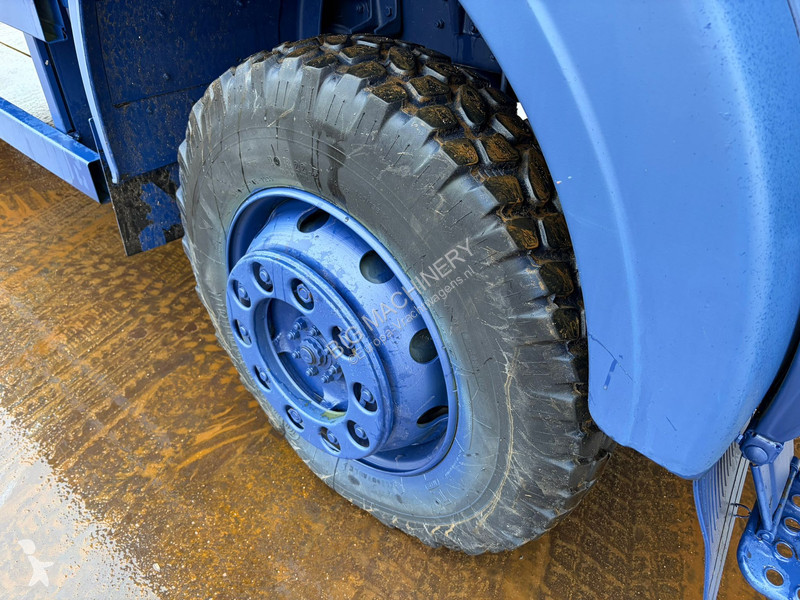 شاحنة Mercedes 4X4 blue