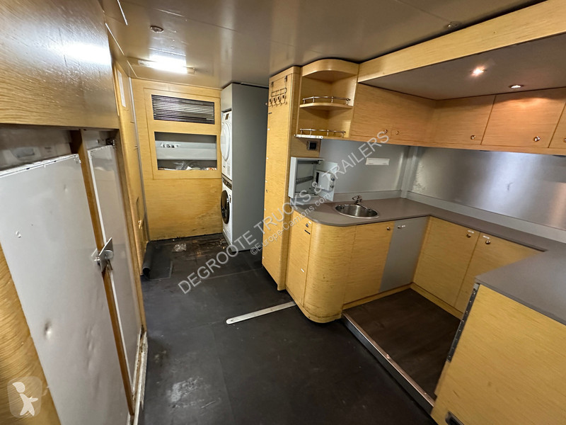 شاحنة Volvo 380 Tourbus