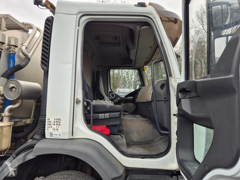 شاحنة Renault 320 DXI - 11000L INSULATED INOX...