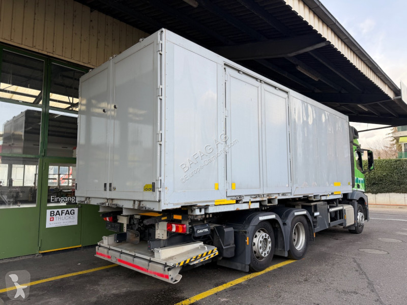شاحنة Mercedes actros 2543 6x2