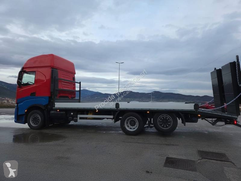 شاحنة Iveco
