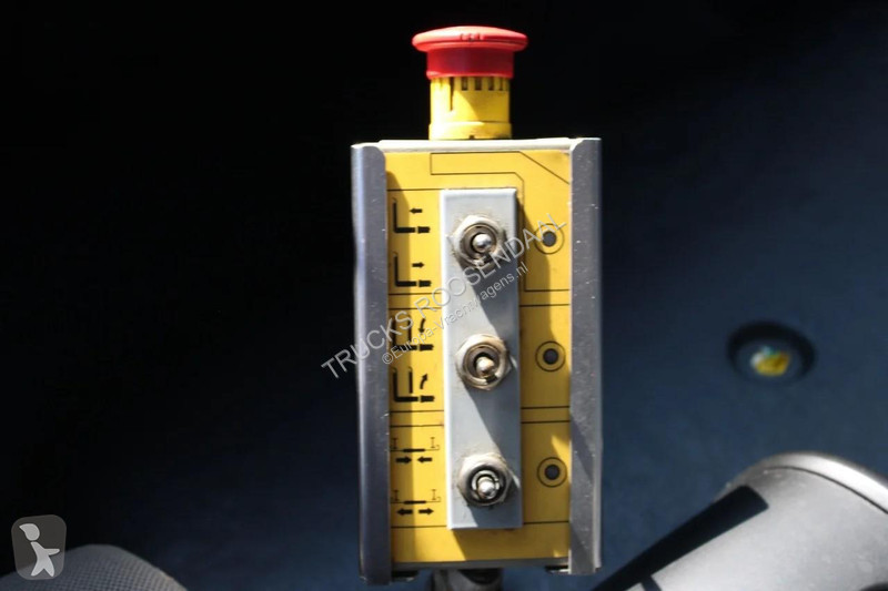 شاحنة Iveco 100e18 +EURO 5 + HOOK SYSTEM