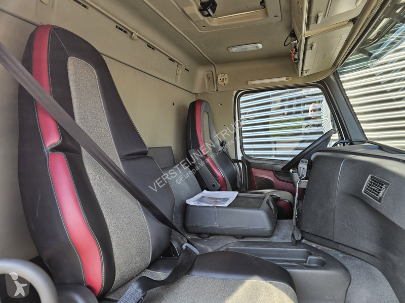 Camion Volvo 460 10x4 / 30m3 TIPPER / MINING