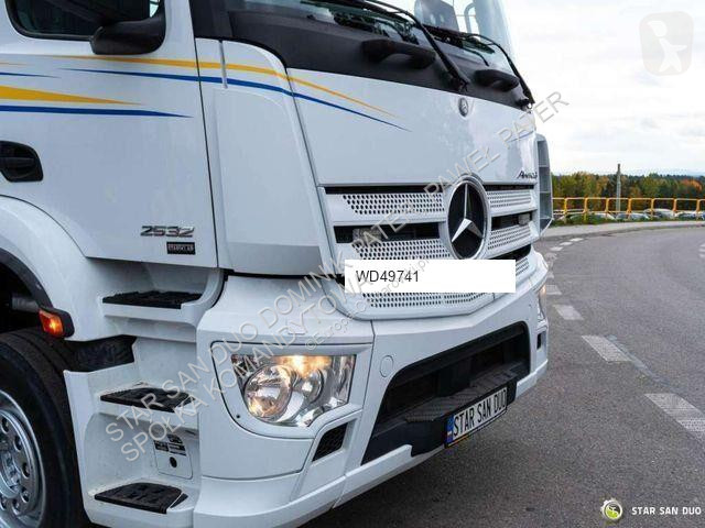 شاحنة Mercedes PK 22002