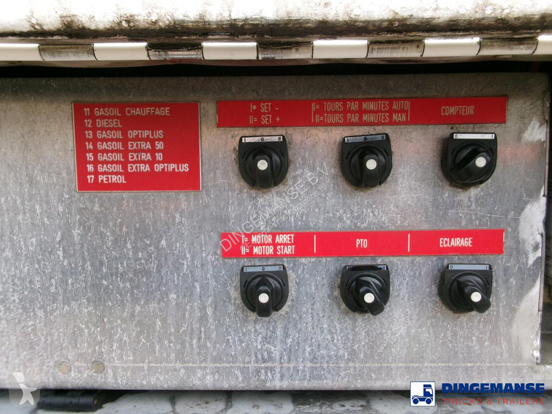 شاحنة Volvo 380 6X2 fuel tank 20.6 m3 / 4 comp