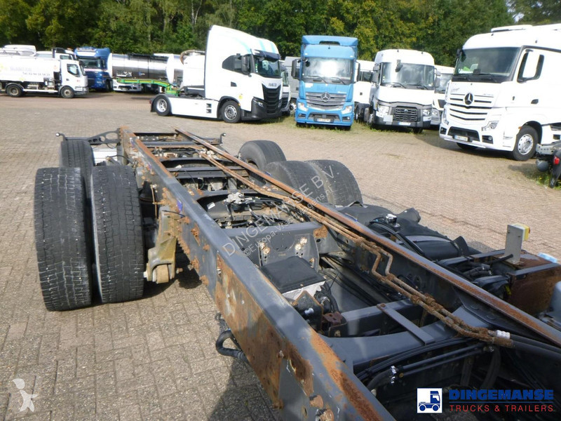 شاحنة Renault 320 dxi 6x2 chassis ADR