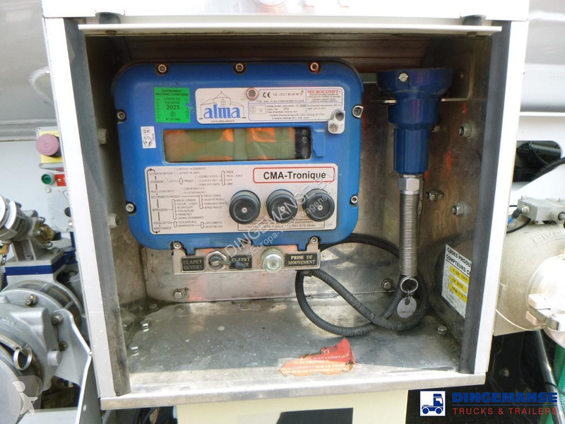 شاحنة Renault 270 dxi 4x2 fuel tank 13.7 m3 / 4...