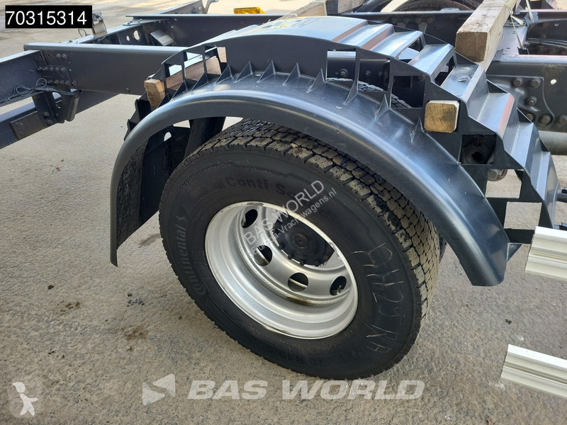 شاحنة Volvo 280 4X2 16tons chassis 4700mm...