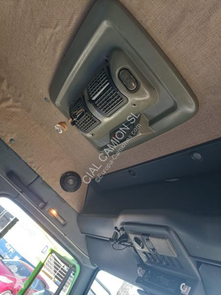شاحنة DAF 210