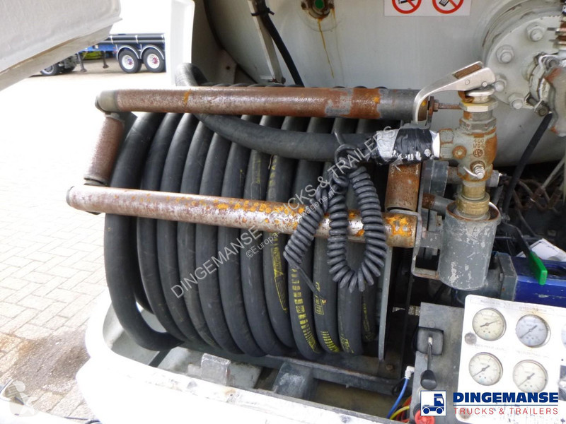 شاحنة Renault 270 dci 4x2 gas tank 18.6 m3