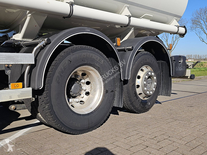 شاحنة Volvo 13500 19.000L