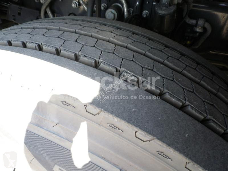 شاحنة Renault ejes 6x2*4 D320