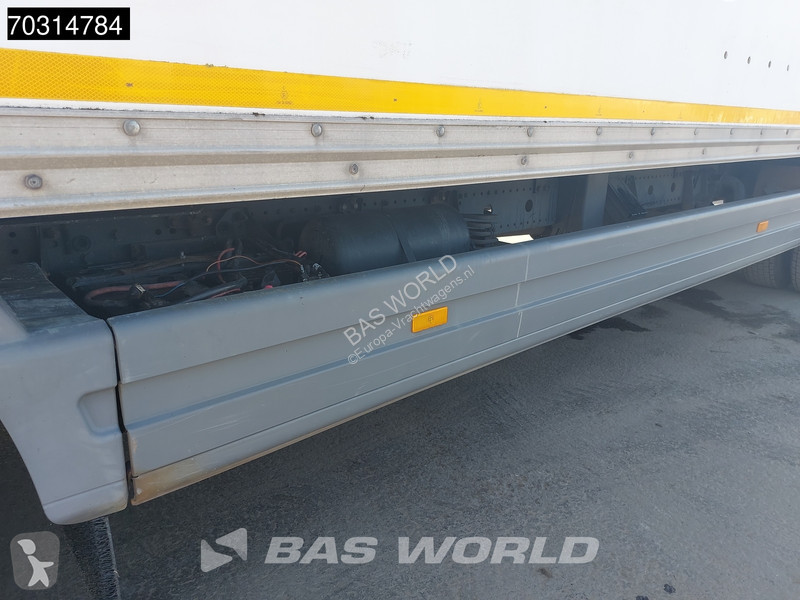 شاحنة Mercedes 1322 4X2 13tonner 1500kg...