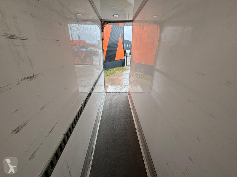 شاحنة Mitsubishi Fuso 4x2 THERMOKING V-500 Max...
