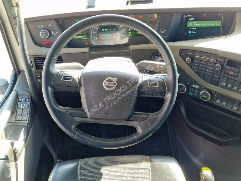Kamión Volvo 16750 XL 8x4*4 - Carrier Supra...