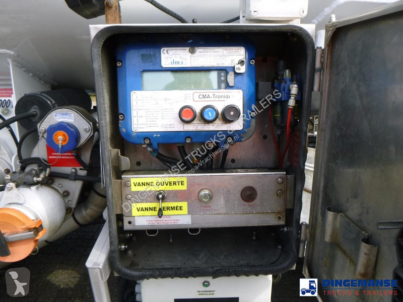 شاحنة Renault 270 4x2 fuel tank 13.3 m3 / 3 comp