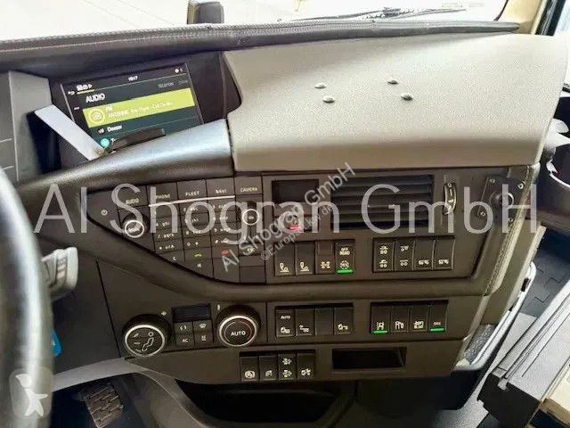 Camion Volvo 16750 6x4/Kran Epsilon...