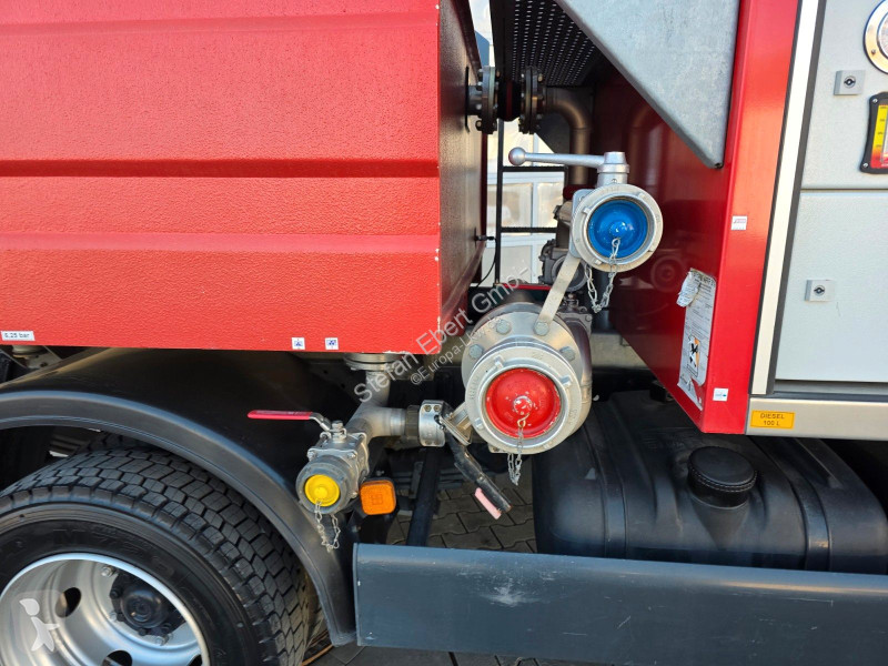 شاحنة MAN Feuerwehr Schaum 2.500 Liter SLF 25/25