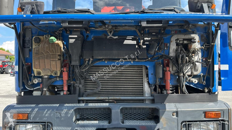شاحنة Iveco EUROTRAKKER MP190E30 4X4