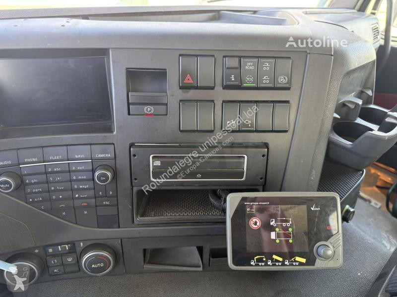 شاحنة Volvo 8x4 C/GRUA