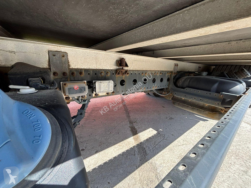 شاحنة Mercedes 818 4x2 THERMOKING V600 MAX