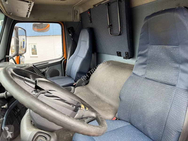 شاحنة Volvo 340 6X2 DHOLLANDIA 2000 KG CURTAINS