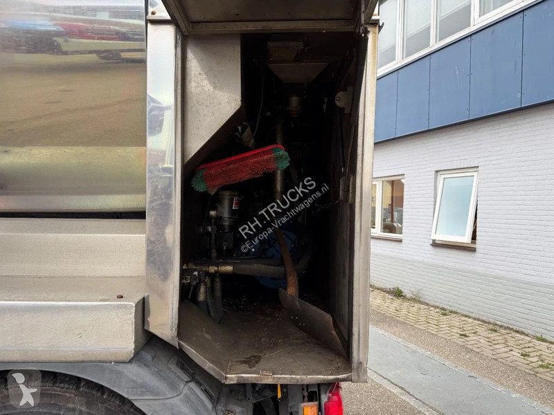 شاحنة Scania P400 8X2 EURO 5 - TANK 21.700 ITER