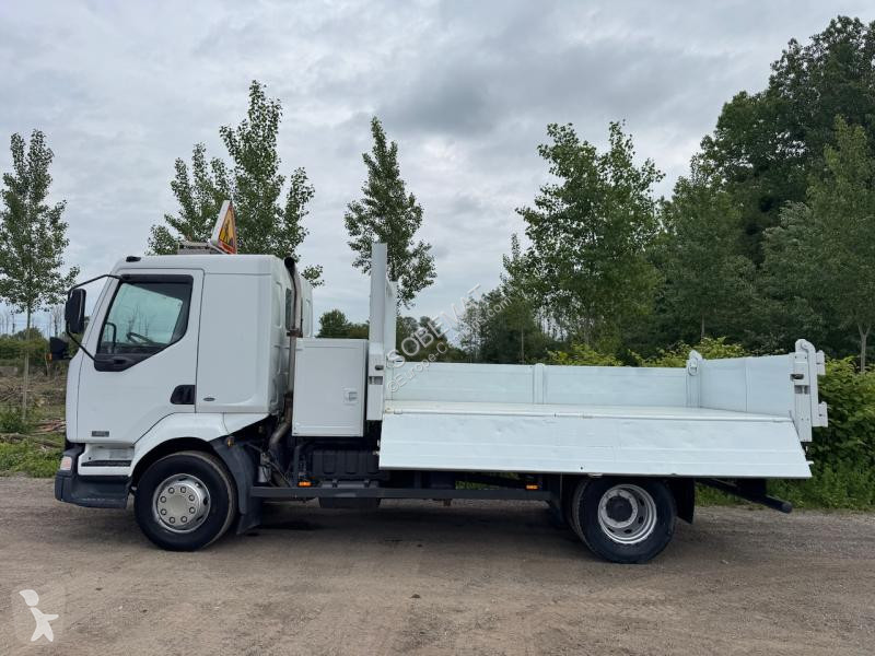 شاحنة Renault 220 DCI
